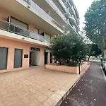 Spacieux F2 climatisé proche de la mer