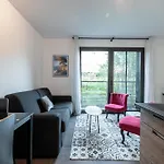 New Listing - 1 Bed Apt,Air-Con,Beach Access,Sea