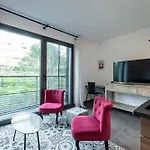 New Listing - 1 Bed Apt,Air-Con,Beach Access,Sea