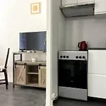 Studio Balcon, Centre Ville, Proximite Plages, Commerces, Restaurants, Musees...