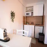 Location Studio Avec Loggia