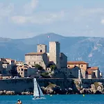 Modern Appartment In The Heart Of Cap D\'Antibes