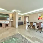 La Pinede Apartement Equiped With Air Conditioning And A Pool!