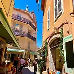 Au Coeur Du Vieil Antibes