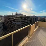 Juan Les Pins Centre Ville - 4 Personnes - Dernier Etage