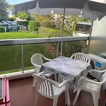 Logement En Residence Vacances Classe 2 Etoiles Au Bord De Mer 4 Couchages Avec Cabine Lit Superpose Et Au Salon Un Canape Convertible Et Piscine A 300 M Des Transports Communs,Gare Ferroviaire,Commerces Et Plages