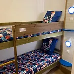 Logement En Residence Vacances Classe 2 Etoiles Au Bord De Mer 4 Couchages Avec Cabine Lit Superpose Et Au Salon Un Canape Convertible Et Piscine A 300 M Des Transports Communs,Gare Ferroviaire,Commerces Et Plages