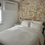 Strelizia - New Central Old Antibes For 4 Ac