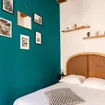 Appartement Authentique Situe En Plein Centre D\'Antibes