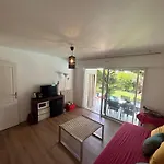 2 Pieces A Antibes Avec Piscine