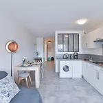 Les Beaux Jours Super Nice Flat For 3 With Ac, Balcony & View