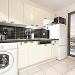 Charming T2 Near The Port Vauban D\'Antibes