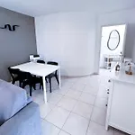 Charming T2 Near The Port Vauban D\'Antibes