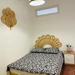 Studio En Plein Coeur Du Vieil Antibes, Vue Sur Place Romantique