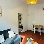Studio En Plein Coeur Du Vieil Antibes, Vue Sur Place Romantique