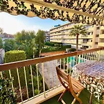 One-Bedr Ap 50M From The Beach Terrace Swimming Pool Air Con