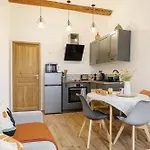 Old Town Antibes Superb New Flat, For 3, Ac, Wi-Fi