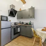 Old Town Antibes Superb New Flat, For 3, Ac, Wi-Fi