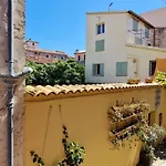 3 Le Saint Joseph Studio In City Center Of Antibes With Ac