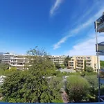 Juan Les Pins Tanit Le Gebal Studio Climatise Vue Sur Mer Piscine
