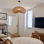 Fersen Superb Mediterranean Style Apartment In Heart Of Old Antibes