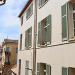 Fersen Superb Mediterranean Style Apartment In Heart Of Old Antibes