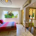 Charming Flat With Balcony In Juan Les Pins