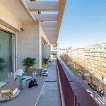 Skyline 2-Bedroom Flat With Epic Views - Roi Chevalier