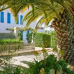 BNB RENTING Chez Sophie - 2 chbres 2-4pers terrasse vue mer piscine garage