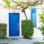BNB RENTING Chez Sophie - 2 chbres 2-4pers terrasse vue mer piscine garage