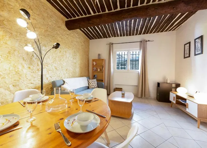 Bnb Renting Atypical One Bedroom Apartment In The Heart Of Antibes