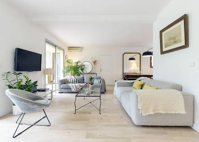 Perfect Family House In Cap D\'Antibes With Tennis Court