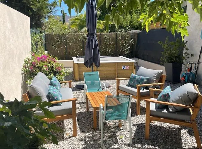 Petite Villa Familiale Dans Quartier Residentiel - Villa Les Muriers