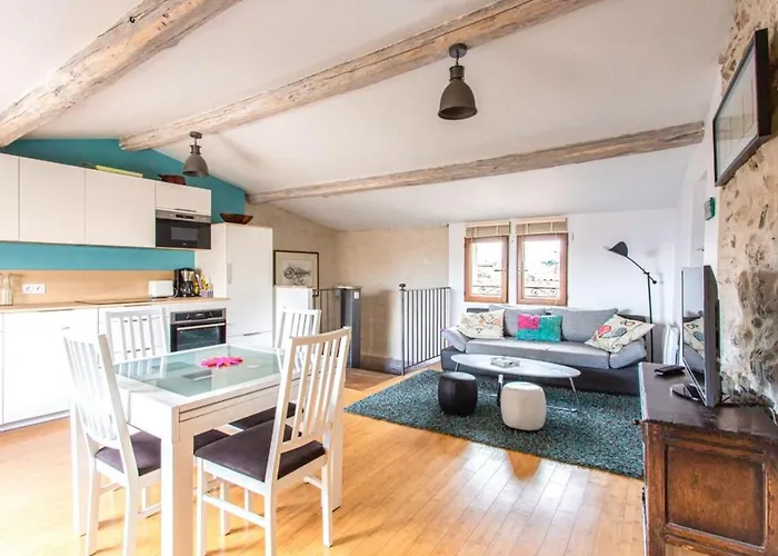 2-Star Apartment Close To Beaches And All Amenities