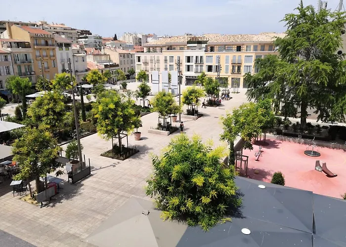 Spacieux Logement Vieil Antibes Climatise 5 Minutes Plages
