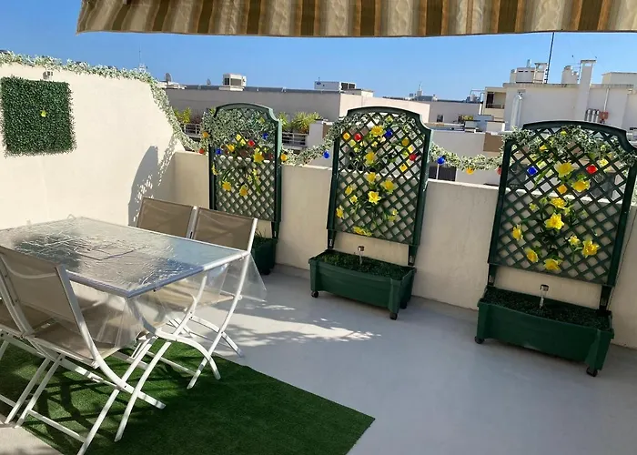 Nid Douillet Sur La Cote D\'Azur
