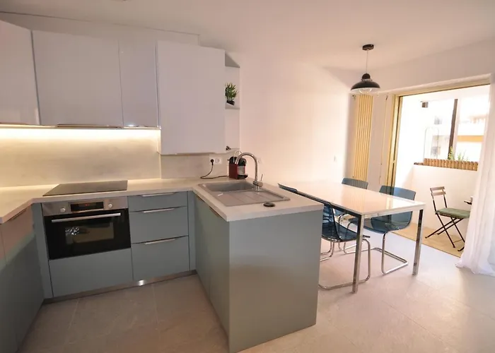Albert 1Er - Chic One-Bedroom Apartment With Parking - Stayinantibes
