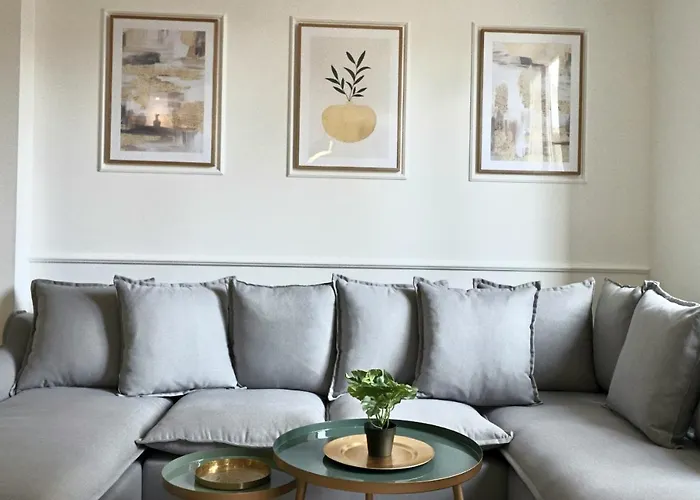 Fersen Bright Apartment Renovated For 5 People In Center Of Old Antibes