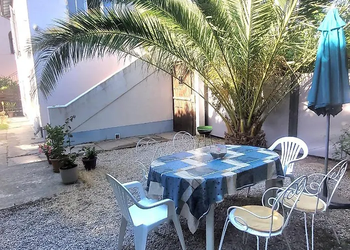 Villa La Desiree - Haut De Villa, 68M2, 8 Personnes Max, Climatise, 4 Etoiles, 120M2 De Jardin Et Parking, Wifi, Vu Mer