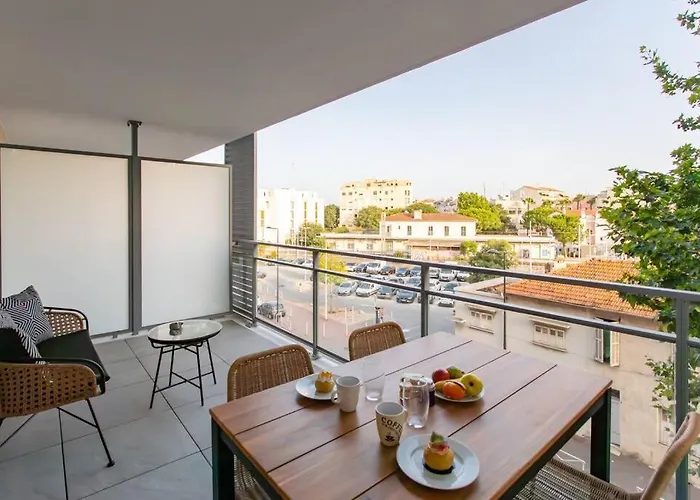 A12 - 1 Bdr Centre Train Station 5 Min Sea - Ac, Parking & Terrace