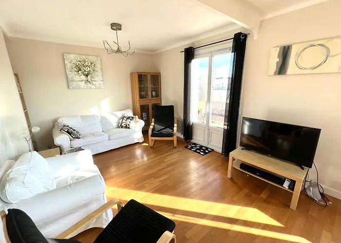 Juan Les Pins Centre Ville - 4 Personnes - Dernier Etage