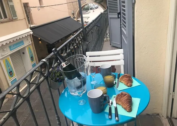 Chez Fanny - Ravissant 2 Pieces Avec Balcon