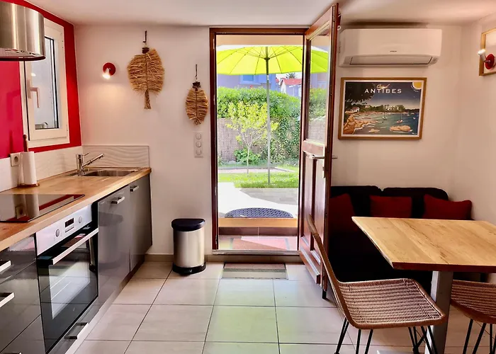 Appartement Deux Pieces Donnant Sur Un Jardin