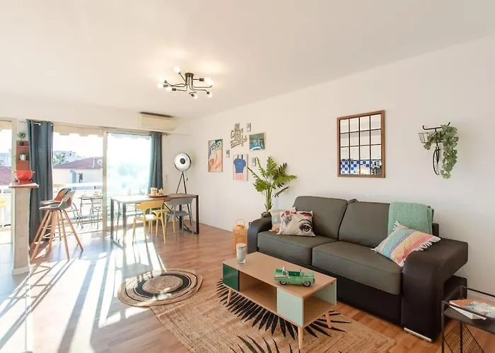A10 - 1 Bdr Heart Of Juan Les Pins 5 Min Sea - Ac & Balconies