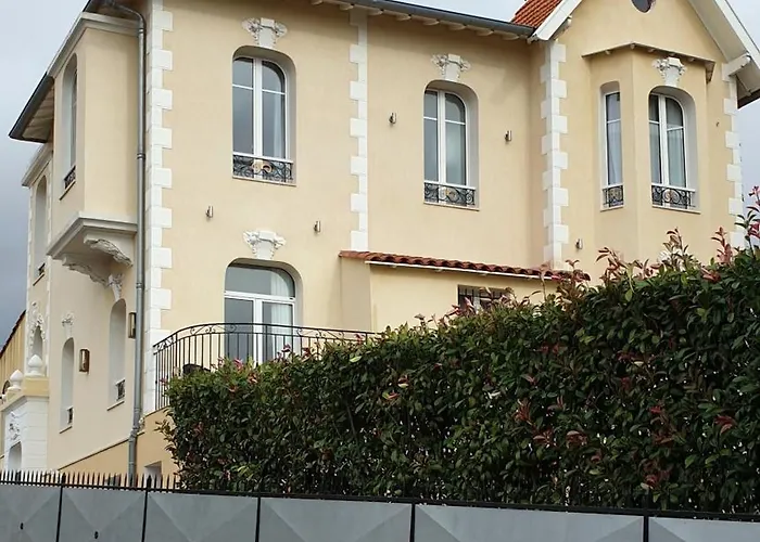 Grand T2 Meuble-Juan Pins-Logt8