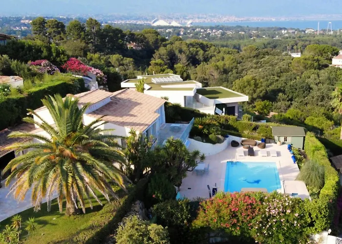 Luxe Et Calme Avec Vue Mer Panoramique A Antibes