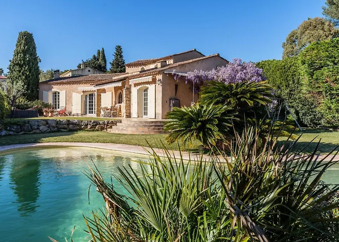 Charming Provencal Family House With Swimming Pool