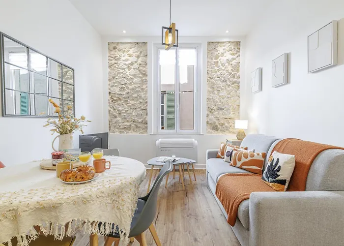 Old Town Antibes Superb New Flat, For 3, Ac, Wi-Fi