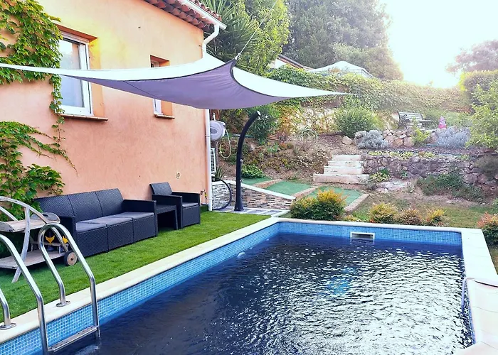 Villa Thetis 4 Pieces