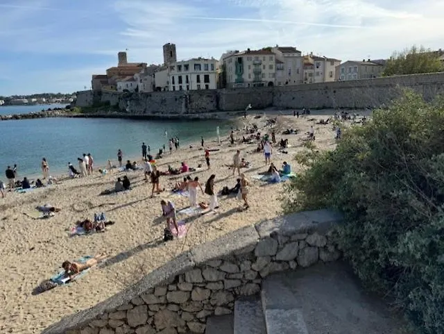 Logement Insolite Dans Le Vieil Antibes
